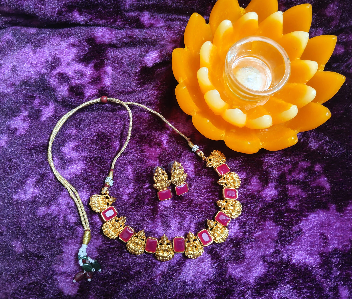 Beautiful and Classic Jewellery set with Pink Stones