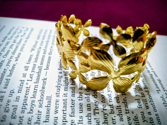 Beautiful and Classic Antitarnish stainless steel adjustable bangles