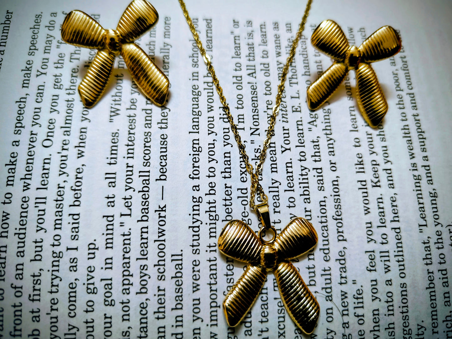 Beautiful and Classic Antitarnish stainless steel charms chain