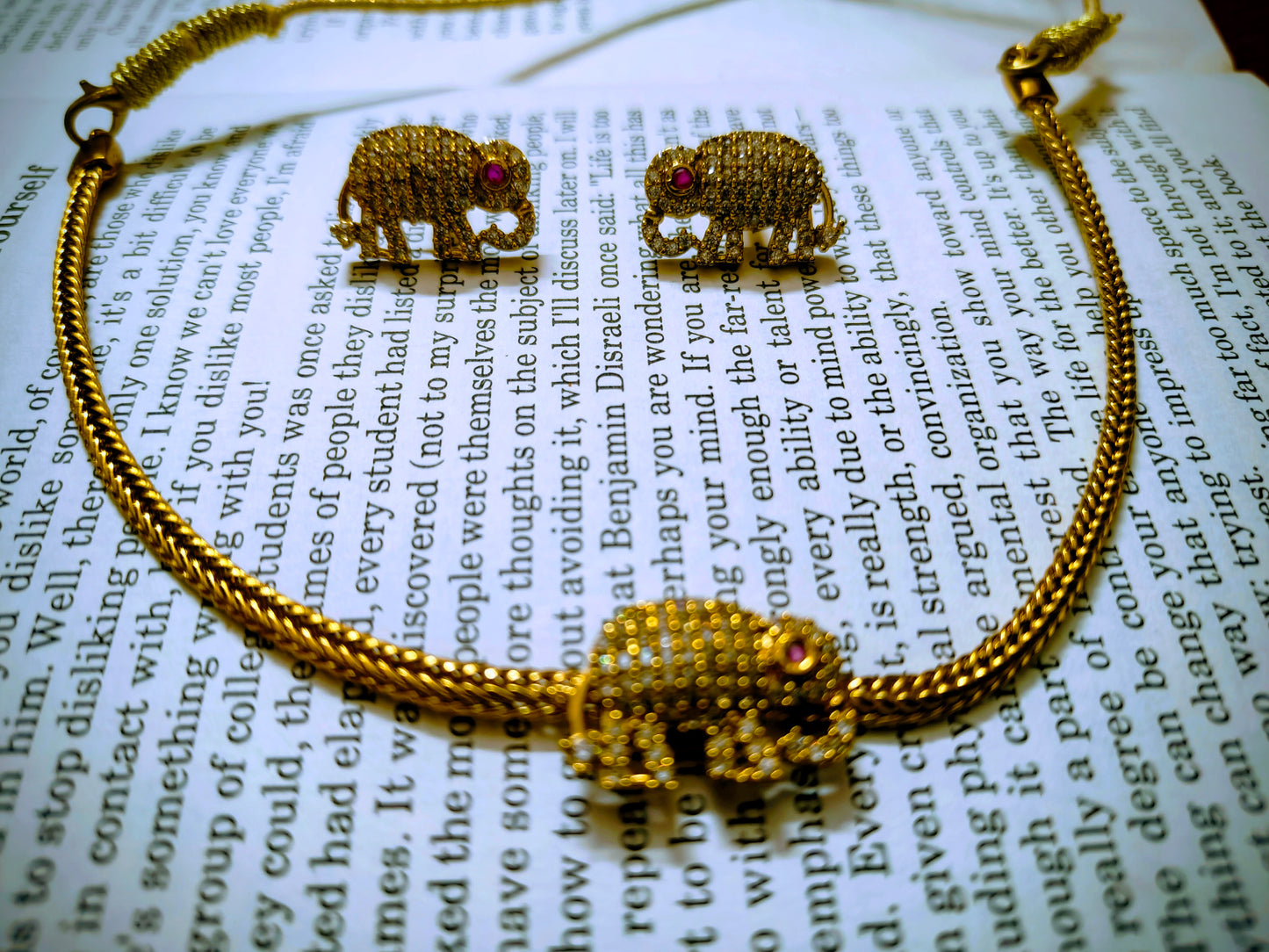 Beautiful and Classic Jewellery set