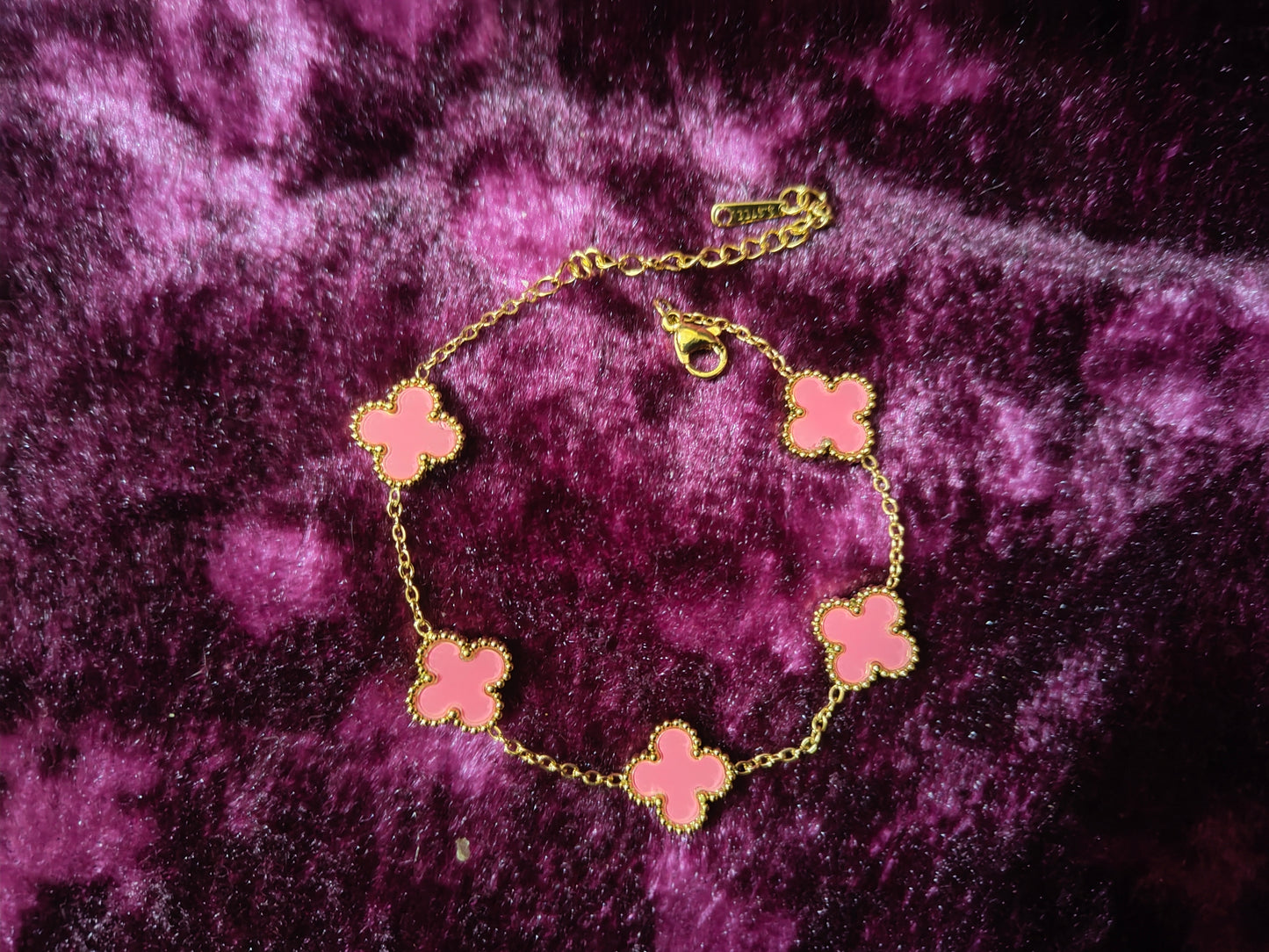 Beautiful and Classic Antitarnish stainless steel charms bracelet -Clover series