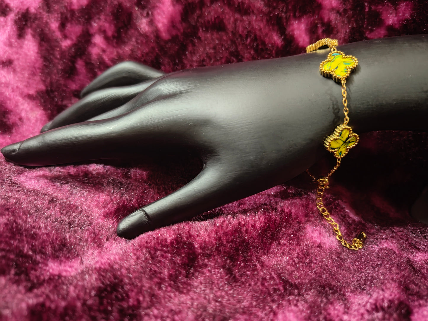 Beautiful and Classic Antitarnish stainless steel charms bracelet -Clover series