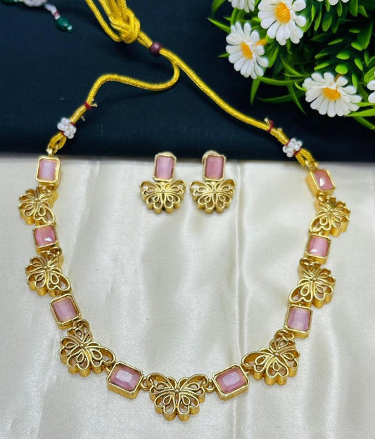 Beautiful and Classic Jewellery set