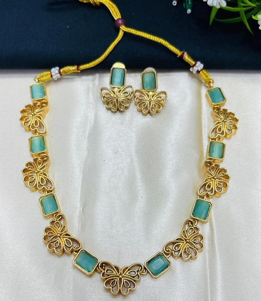 Beautiful and Classic Jewellery set