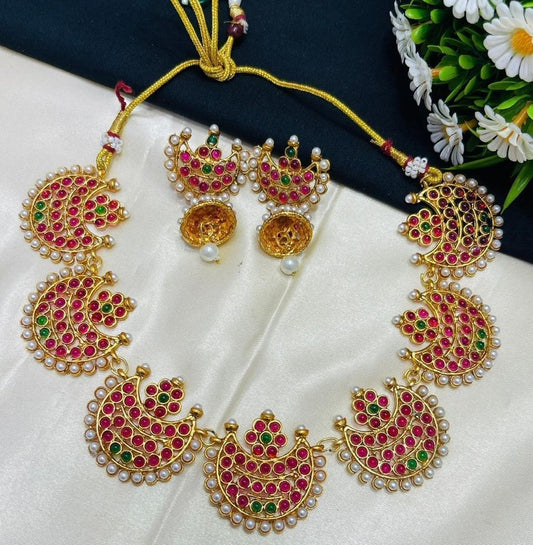 Beautiful and Classic Jewellery set