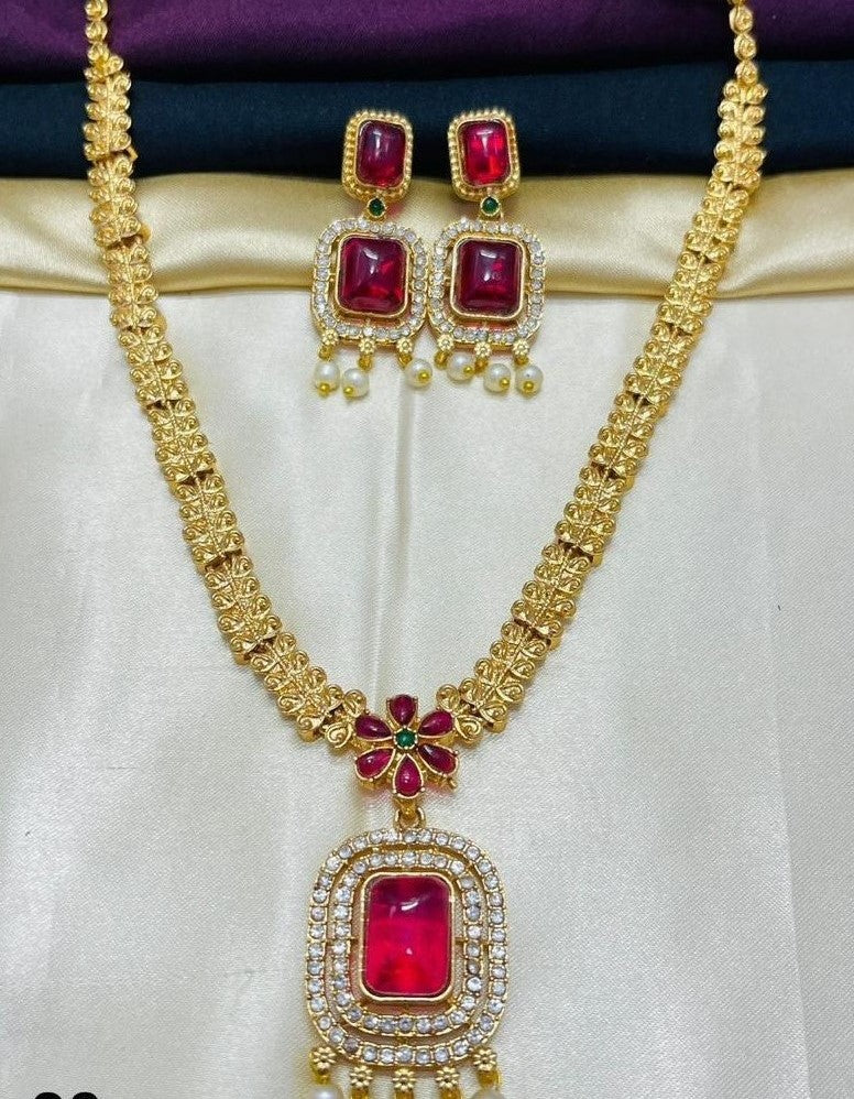 Beautiful and Classic Jewellery set
